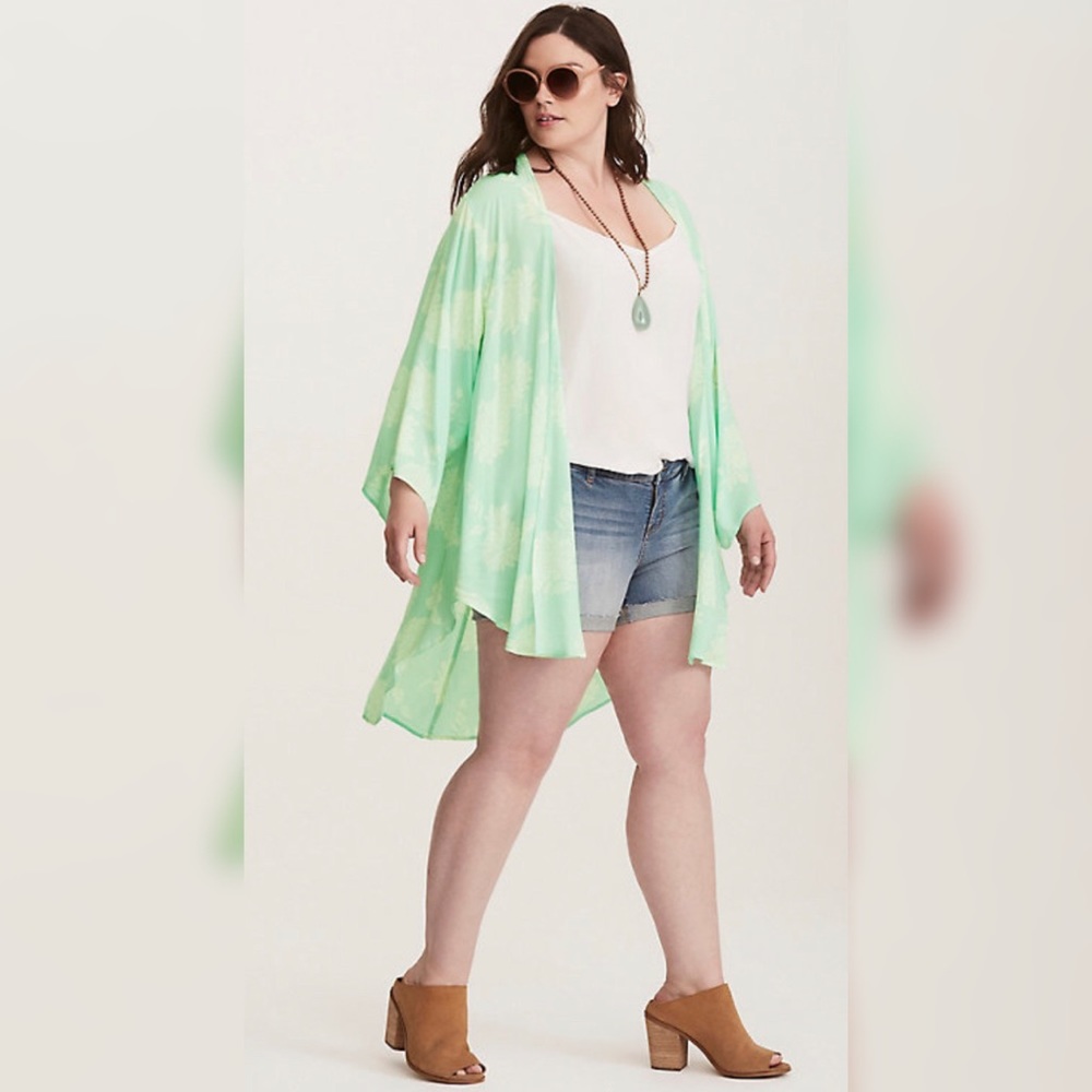 Torrid Floral Print Shirttail Kimono